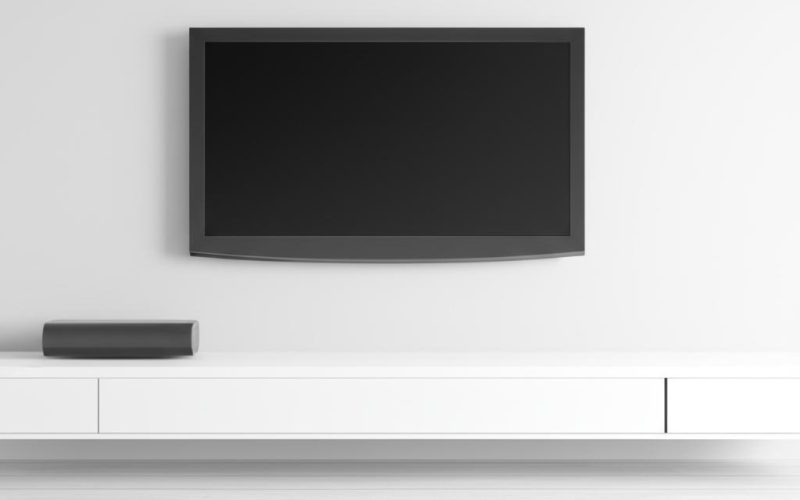 Jak skutecznie ukryć kable i sprzęt RTV w minimalistycznym salonie?
